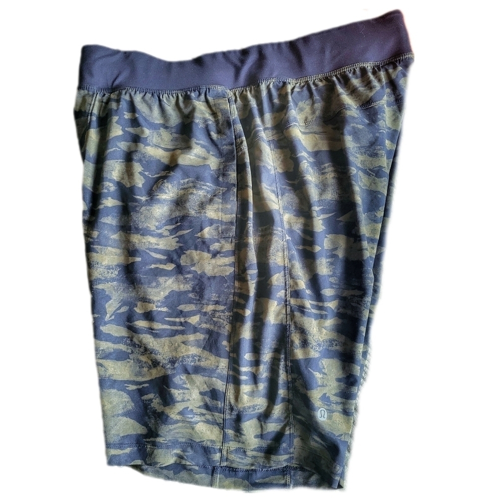 Lululemon // T.H.E. Short Luxtreme  *Liner9" / LG 	/ Kinetic Green Multi
